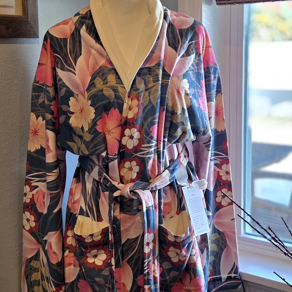Luxurious Floral Print Women's Robe